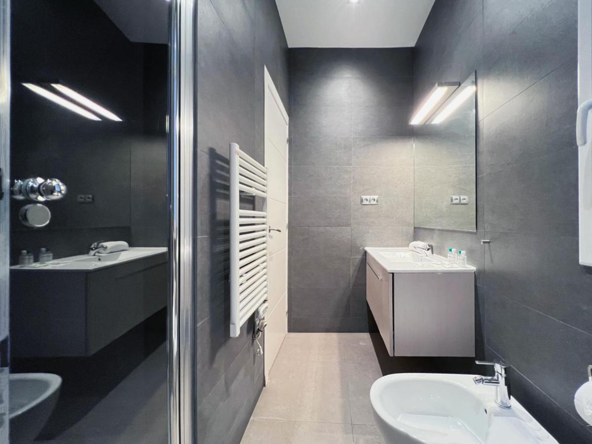 Stay U-Nique Apartments Fontanella Barcellona Esterno foto